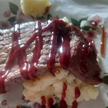 Image from Jayne's Baby Bank (Main Historical Profile), 23 Mar 2026: Garlic and butter mash with pink himalayan sea salt and steak with bbq sauce and tomarto chuntney.