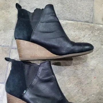 Photo from Jayne's Baby Bank (main page), 24 Feb 2025: Tom's wedge boots Rrp £75- £95 Size 7 £45 please Some wear and tear. Excluded from offers discounts and staff discount sorry. Thank you 🍼🌏♻️