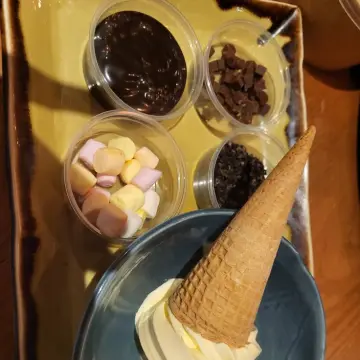 Image from Jayne's Baby Bank (main page), 17 Jul 2025: Deserts last night