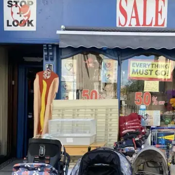 Image from Jayne's Baby Bank (main page), 30 Sep 2025: Sorry guys I've got it wrong that black pram is still available £25 if gone today.