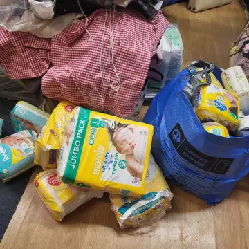Photo from Jayne's Baby Bank (main page), 19 Feb 2025: Tons of 1s, 2s and newborns donated. Any mothers in need of these sizes can you pop in today please . Pontypool shop 1 pack per house hold a