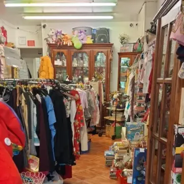 Image from Jayne's Baby Bank (main page), 1 Sep 2025: RISCA ROO open until 330pm today guys all 50% off