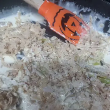 Image from Jayne's Baby Bank (Main Historical Profile), 9 Mar 2026: ..... so I've continued down the "maybe I shouldn't be cooking route!" Tonight church food waste leek potato pie with the rest of the cranbe
