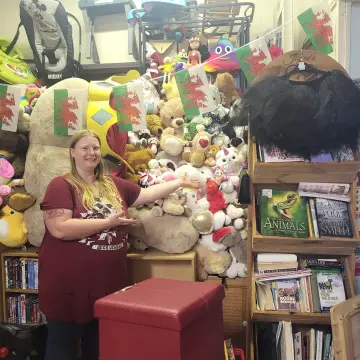 Image from Jayne's Baby Bank (Main Historical Profile), 19 Oct 2025: Don't touch Sammy's Teddies! 🤣🤣 If you want one she will get it for you!