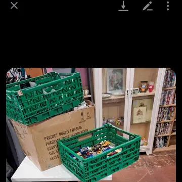 Photo from Jayne's Baby Bank (main page), 10 Jan 2025: Donations - thank you everyone & thank you to our good neighbours Ragamuffins for donating to us too ♻️🍼🌍❄️❤️