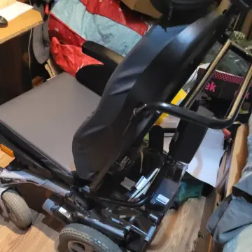 Photo from Jayne's Baby Bank (main page), 24 Feb 2025: Family member selling this and donating money to the Baby Bank £300 please Sold as seen . It can be charged up. Tyres need pumping up. 24 ho