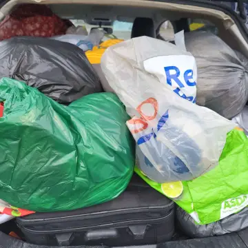 Photo from Jayne's Baby Bank (main page), 4 Jan 2025: Donations ♻️☃️🤰🤱❄️🌏🍼 thank you everyone. I need volunteer in this week as we have a charity shop donation due to come in too - all hands on 