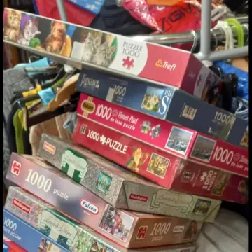 Photo from Jayne's Baby Bank (main page), 4 Jan 2025: Donations - thank you - anyone able to volunteer to check them for us please before they go on sale. Many thanks ❄️🌏🍼☃️✅️🌎