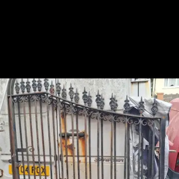 Image from Jayne's Baby Bank (main page), 21 Aug 2025: Gates for sale £100 please