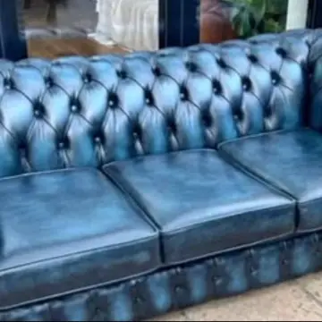 Image from Jayne's Baby Bank (main page), 28 Sep 2025: Antique blue Chesterfield £200 pleaae No delivery sorry . Blackwood pick up.
