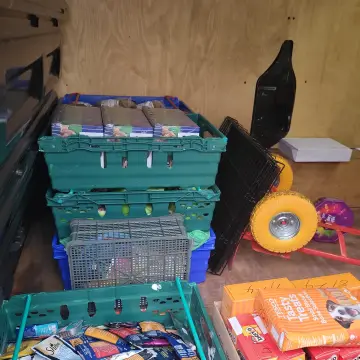 Image from Jayne's Baby Bank (Main Historical Profile), 10 Dec 2023: Thank you to Ruby and Debi Dogs-Emmett for a pet food donations Pet food bank service