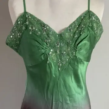 Image from Jayne's Baby Bank (Main Historical Profile), 14 Dec 2025: Dans just found my college clothes box from the 1990s in my walk in wardrobe! I was a miss selfridge girl and remember when Lipsy did ombre!