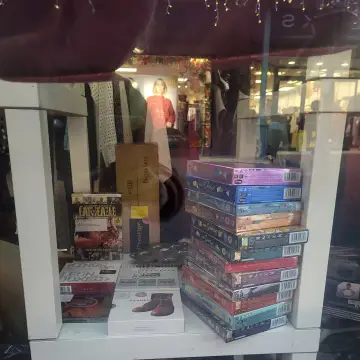 Photo from Jayne's Baby Bank (main page), 5 Dec 2024: Blackwood shop open Friday and Saturday 9 - 4 approx . We put all our designer and collectable and vintage items in Blackwood Shop. If you l