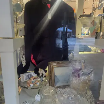 Photo from Jayne's Baby Bank (main page), 9 Dec 2024: 75% discount Blackwood shop tomorrow we can not hold items with or without payment. Card or contactless only we do not take cash payments.