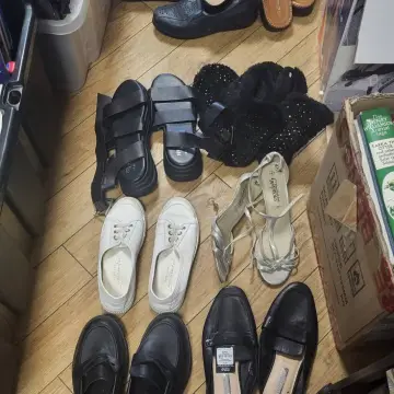 Image from Jayne's Baby Bank (main page), 2 Sep 2025: £1 a pair please Caerphilly shop Can be posted for p&p Can't hold without payment Many thanks