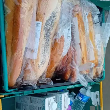 Image from Jayne's Baby Bank (Main Historical Profile), 28 Jan 2024: Foodbanks? That Charge? 🍼🌎♻️🍼🌎♻️🍼🌎♻️ 5 ways to start an independent foodbank without charging the people who need it . We run a free foodban