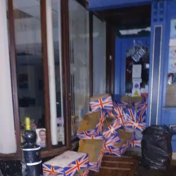 Image from Jayne's Baby Bank (Main Historical Profile), 8 Nov 2025: So the other night at close of business I did a video saying leave the boxes on the door step alone because we had a trader picking up boxes