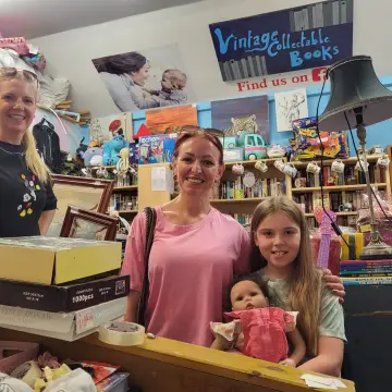 Image from Jayne's Baby Bank (main page), 11 Aug 2025: Lovely reborn Mum from Essex came to visit us today! ❤️ 🍼♻️ thank you so much guys - lovey to meet you 😍🤩♻️