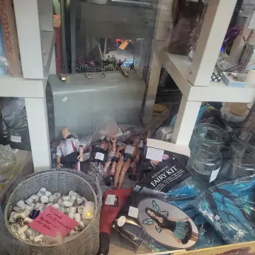 Photo from Jayne's Baby Bank (main page), 5 Dec 2024: Blackwood shop open Friday and Saturday 9 - 4 approx . We put all our designer and collectable and vintage items in Blackwood Shop. If you l