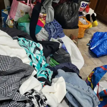 Photo from Jayne's Baby Bank (main page), 19 Mar 2025: Still working at home I know one of our volunteer managers is also working from home on vinted to fundraise for Mothers . #mothershelpingmot