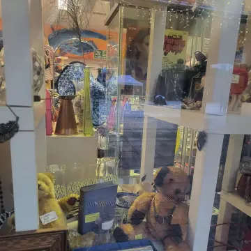Photo from Jayne's Baby Bank (main page), 5 Dec 2024: Blackwood shop open Friday and Saturday 9 - 4 approx . We put all our designer and collectable and vintage items in Blackwood Shop. If you l