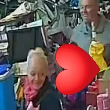 Image from Jayne's Baby Bank (Main Historical Profile), 10 Dec 2025: These pair are banned from our shops - we have had problems in Blackwood, Pontypool and Caerphilly shop. They are trade dealers and are gett