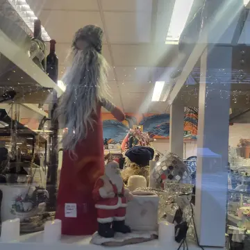Photo from Jayne's Baby Bank (main page), 5 Dec 2024: Blackwood shop open Friday and Saturday 9 - 4 approx . We put all our designer and collectable and vintage items in Blackwood Shop. If you l