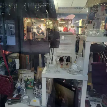 Photo from Jayne's Baby Bank (main page), 9 Dec 2024: 75% discount Blackwood shop tomorrow we can not hold items with or without payment. Card or contactless only we do not take cash payments.