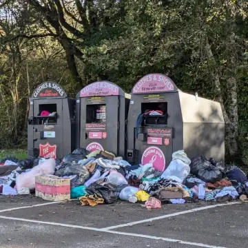 Photo from Jayne's Baby Bank (main page), 22 Oct 2024: Guys Caerphilly has a massive problem atm . We want to sort some drop off points as all these donations will now go to landfill as they are 
