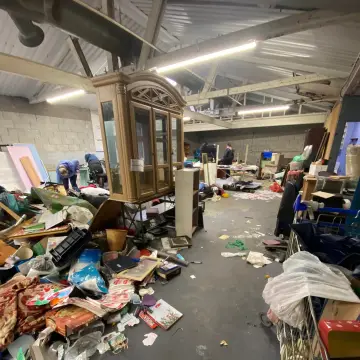 Image from Jayne's Baby Bank (Main Historical Profile), 8 Dec 2023: Tons left in Big Risca. It all has to go or the landlord with skip it. Please go down and take every thing for free 🙏 Open till 4pm Please d