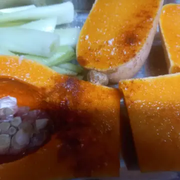 Image from Jaynesbabybank Registered - cic: Butternut squash and potatoe and garlic mash with fennel ready for tomorrow's dinner.