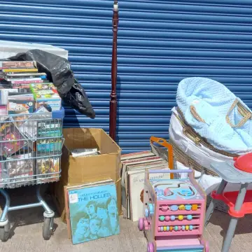 Image from Jaynesbabybank Registered - cic: We have nipped home for lunch with the cats . All £1 each. Either pay on line or drop us a dm and pay next time you catch us Dvds and record