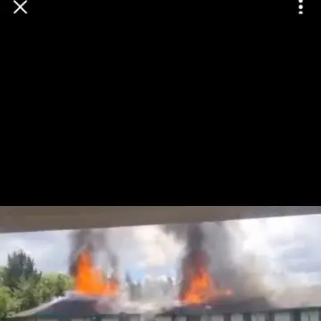 Image from Jaynesbabybank Registered - cic: Abercynon business centre. Another business gone up.