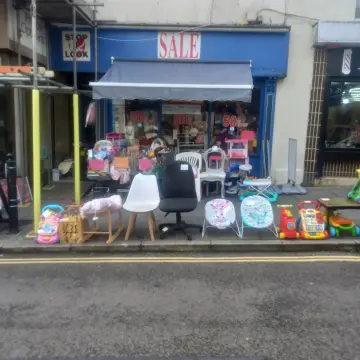 Image from Jaynesbabybank Registered - cic: One of the haters on the malicious groups was interested in the white chair for £1 . Yes come and get it we won't hold it against you that y