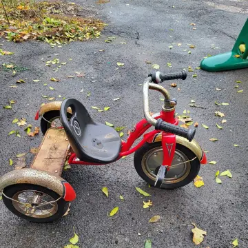 Photo from Jaynesbabybank Registered - cic, 23 Oct 2026: Fantastic donations this morning Trike needs a respray £20 please Little tikes slide £35 please rrp £79. Rogerstone. We can't deliver sorry 