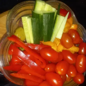 Image from Jaynesbabybank Registered - cic, 21 Jul 2026: Busy bee Made up some salad bits for a Tiffany Plate Made a courgette and olice pasta bake Lemon carmel and chocolate parfait