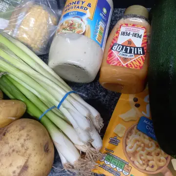 Image from Jaynesbabybank Registered - cic, 7 Jul 2026: Had a busy day so far! 😎⬇️ Made :- 💙Pasta courgette, onion, potato and sweetcorn bake with piri piri hot honey and paprika mash on the top 💚