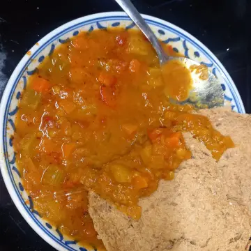 Image from Jaynesbabybank Registered - cic, 7 Jul 2026: Spiced lentil curry with wholemeal bread.