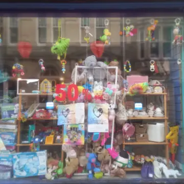 Image from Jaynesbabybank Registered - cic, 19 Jun 2026: Loads available half marked price . Either pay online in advance or knock the door . Thanks everyone. Knock loudly . Peacocks side door . No