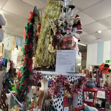 Photo from jaynesbabybank1_tm · TikTok, 11 Aug 2025: tons of stunning vintage items in Pontypool shop